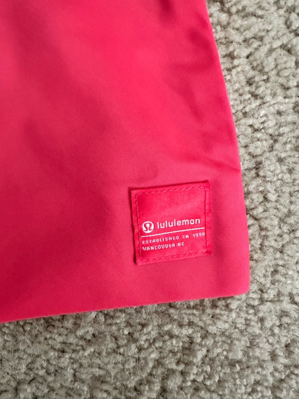 Lululemon Lightweight Zipper Pouch Cosmetic‎ Bag 4L in Lipgloss EUC - Picture 3 of 8